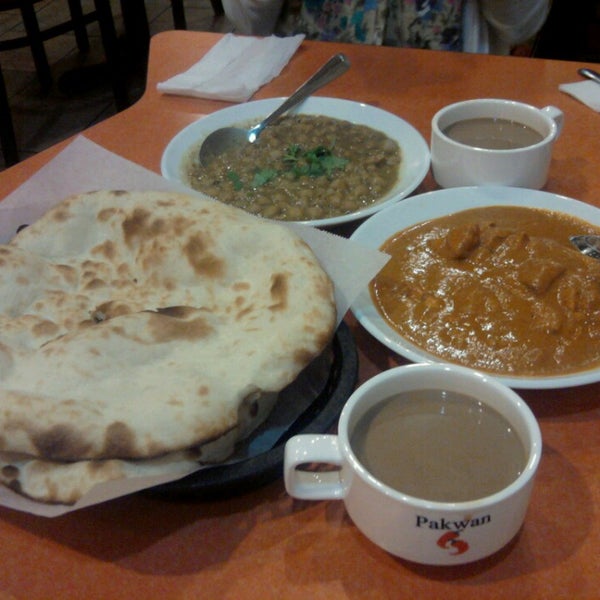 8/15/2014 tarihinde Mel S.ziyaretçi tarafından Pakwan Indian Restaurant'de çekilen fotoğraf