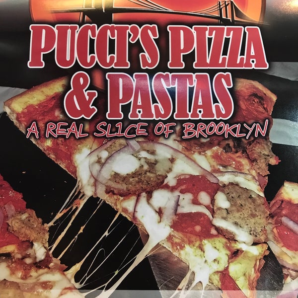 Foto scattata a Pucci&#39;s Pizza da Vanessa C. il 7/26/2017