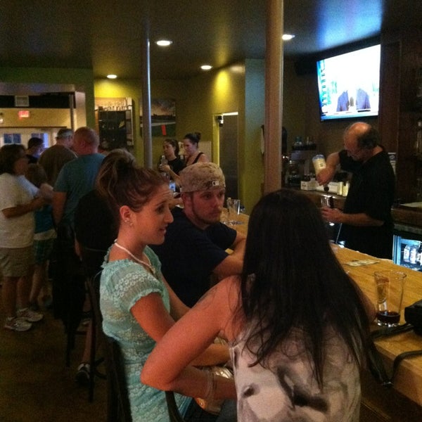 รูปภาพถ่ายที่ Panther Pub &amp; Eatery โดย Duane D. เมื่อ 8/8/2013