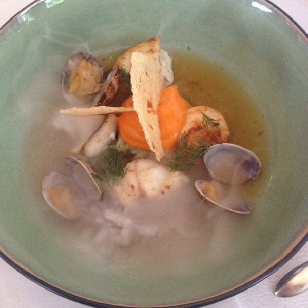6/15/2014 tarihinde Lauren D.ziyaretçi tarafından Restaurant Culinair'de çekilen fotoğraf
