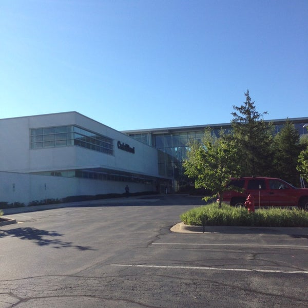 Photos at Crate & Barrel Corporate HQ Northbrook, IL