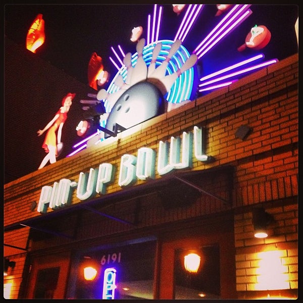 2/5/2013にJessicaがPin-Up Bowlで撮った写真