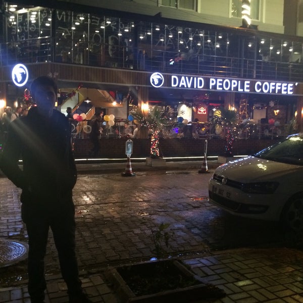 รูปภาพถ่ายที่ David People โดย Doğuş Yiğit E. เมื่อ 12/31/2014