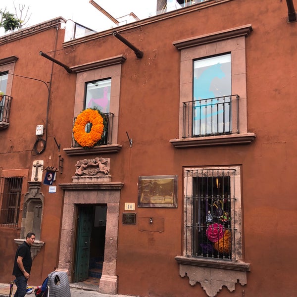 Das Foto wurde bei La Esquina, Museo del Juguete Popular Mexicano von Paco C. am 11/2/2018 aufgenommen