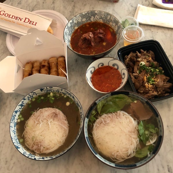 Foto diambil di Golden Deli Vietnamese Restaurant oleh Jenn L. pada 2/24/2019