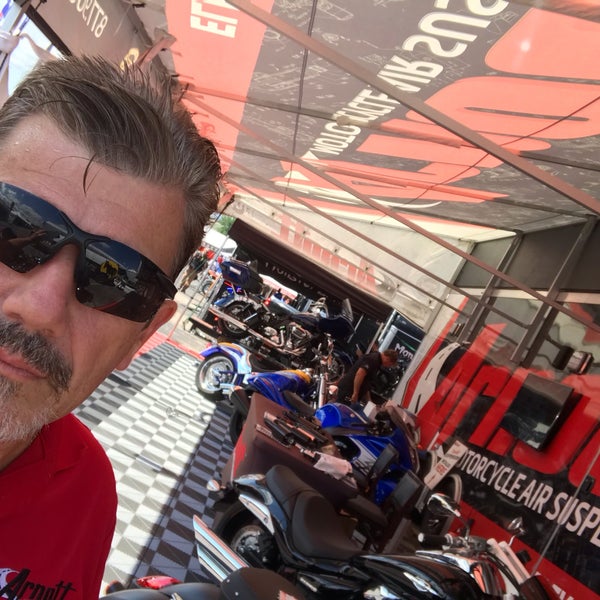 Das Foto wurde bei Black Hills Harley-Davidson von Doug T. am 8/9/2019 aufgenommen
