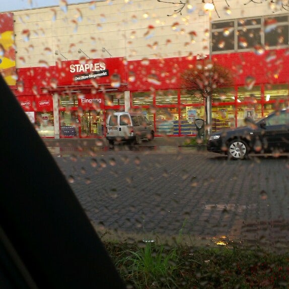 Staples köln poll staples köln poll