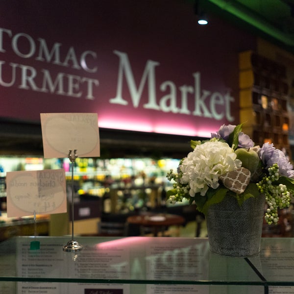 4/24/2018にPotomac Gourmet MarketがPotomac Gourmet Marketで撮った写真