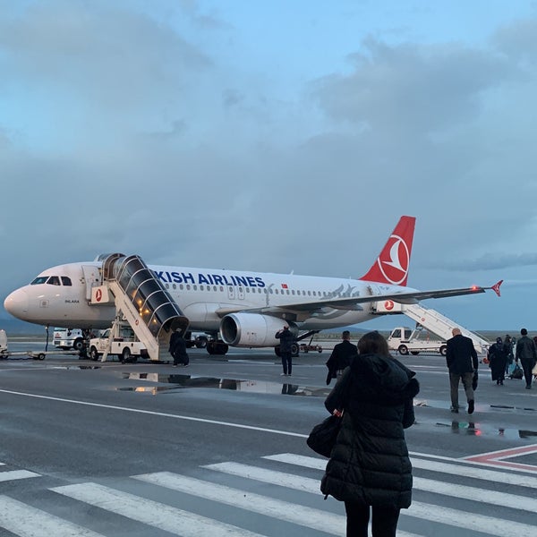รูปภาพถ่ายที่ Sivas Nuri Demirağ Havalimanı (VAS) โดย Arif Y. เมื่อ 4/21/2023