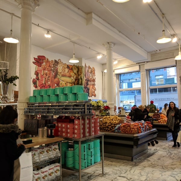 Photo taken at Dean &amp; DeLuca by Ana L. on 12/6/2018