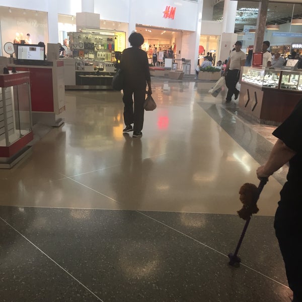 Photo taken at Chicago Ridge Mall by Michelle D. on 5/27/2017