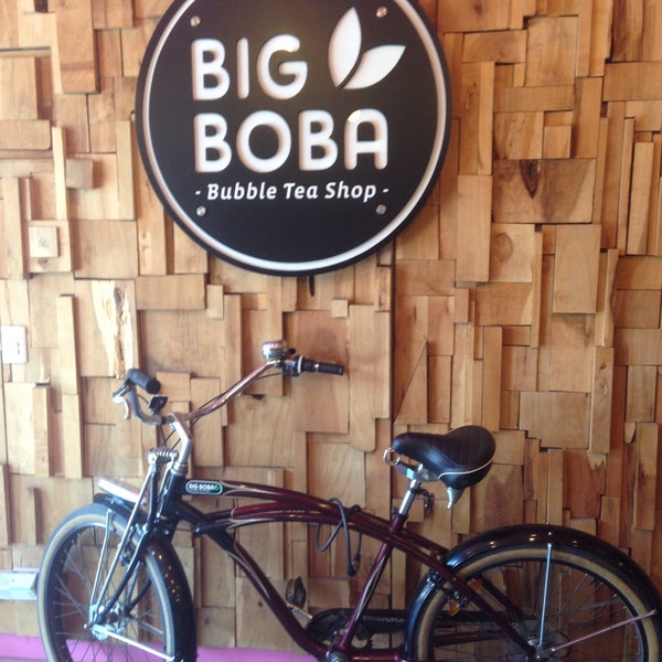 Foto tirada no(a) Big Boba Bubble Tea Shop por Valentina P. em 3/17/2015