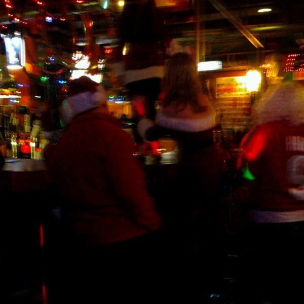Foto scattata a The Ugly Monkey Party Bar da Robert M. il 12/15/2013