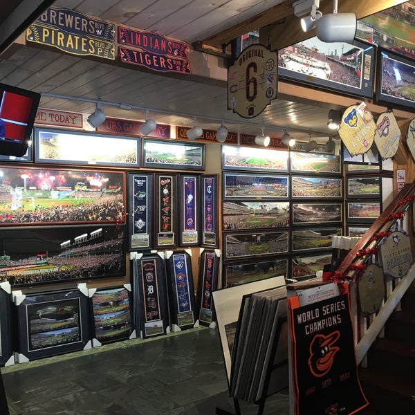 The Stadium Gallery St. Armands 372 Saint Armands Cir