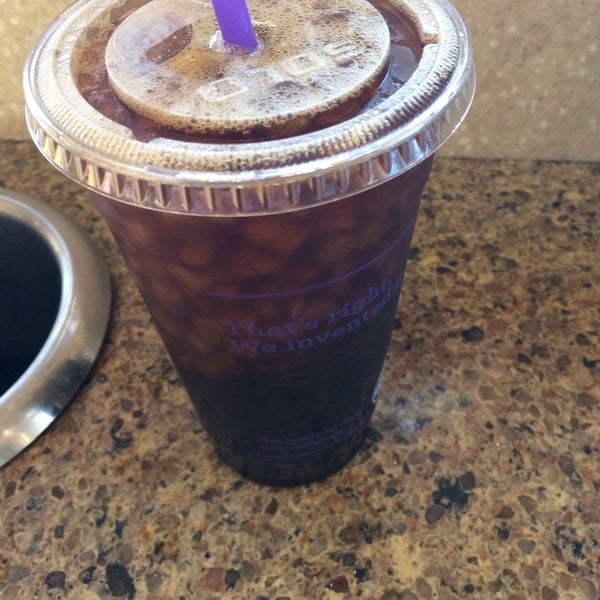 Photo taken at The Coffee Bean &amp; Tea Leaf by mike l. on 3/4/2014