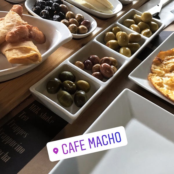 11/24/2017 tarihinde ÖZGE A.ziyaretçi tarafından Macho Cafe &amp; Bistro'de çekilen fotoğraf