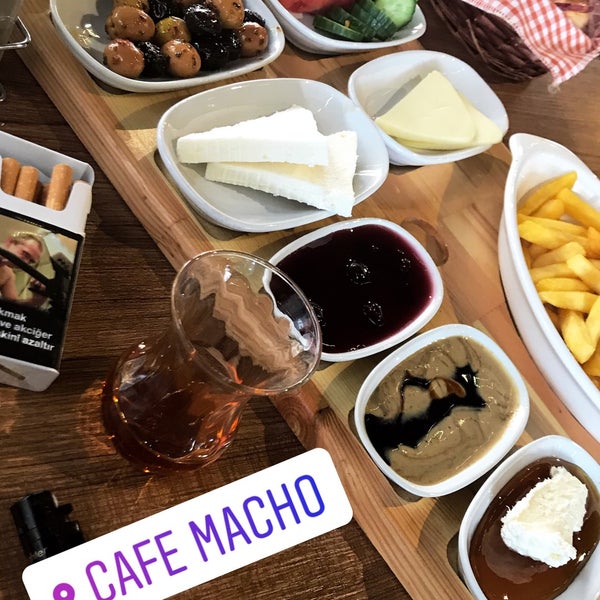 11/9/2017 tarihinde ÖZGE A.ziyaretçi tarafından Macho Cafe &amp; Bistro'de çekilen fotoğraf