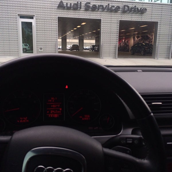 Das Foto wurde bei Audi South Orlando von BMWninja am 4/18/2014 aufgenommen