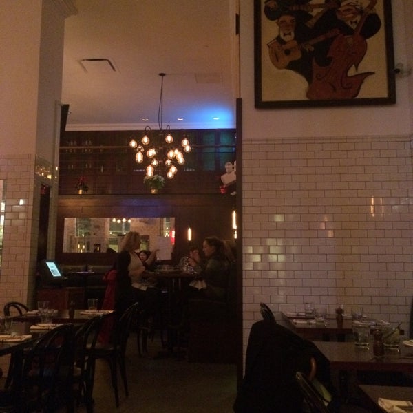 Foto tirada no(a) Union Bar &amp; Kitchen por Carolina R. em 12/10/2014