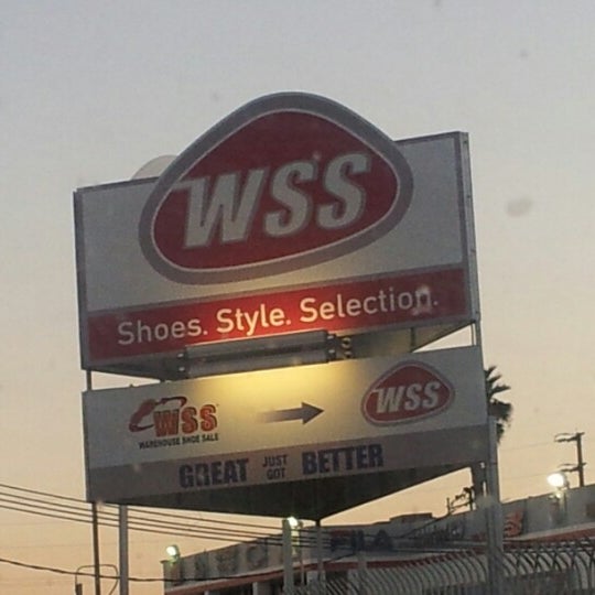 shoe warehouse on manchester and avalon