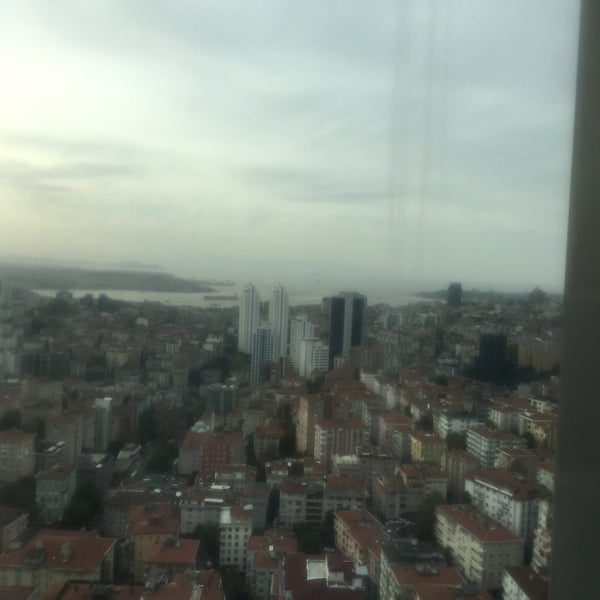 รูปภาพถ่ายที่ Fairmont Quasar Istanbul โดย Bahtsız Bedevi .. เมื่อ 11/4/2023
