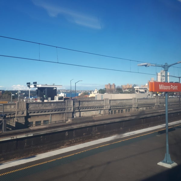 Photo taken at Milsons Point Station by Nuutti H. on 7/24/2019