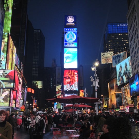 11/11/2012 tarihinde Young-wook P.ziyaretçi tarafından Broadway @ Times Square Hotel'de çekilen fotoğraf