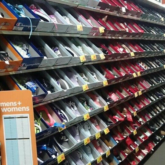 Payless sm sales sta mesa