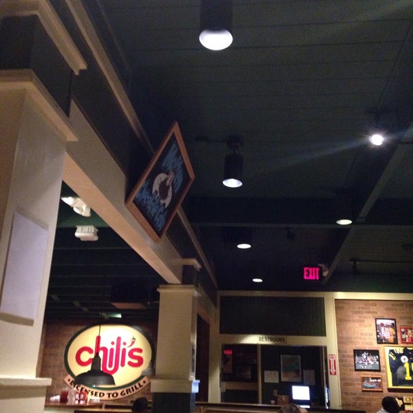 Photo taken at Chili&#39;s Grill &amp; Bar by Lolla A. on 3/19/2014