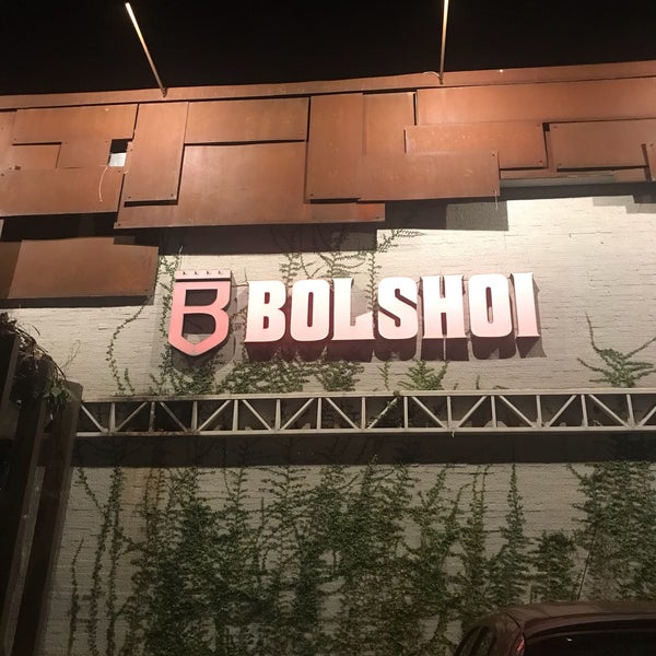 Foto diambil di Bolshoi Pub oleh Bruna T. pada 9/28/2018