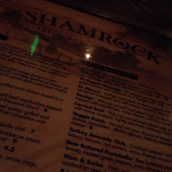 Foto scattata a The Shamrock Pub and Eatery da Eric H. il 10/26/2013