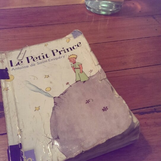 รูปภาพถ่ายที่ Le Petit Prince โดย Angela Cora W. เมื่อ 1/16/2015