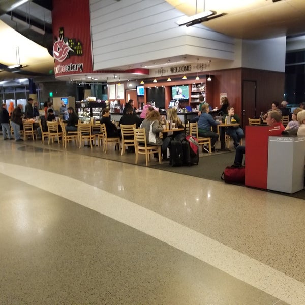 Снимок сделан в Appleton International Airport (ATW) пользователем Randy 10/15/2018