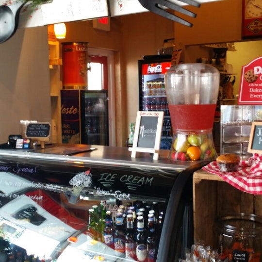 Dunn's Attic & Auction House 16 visitors