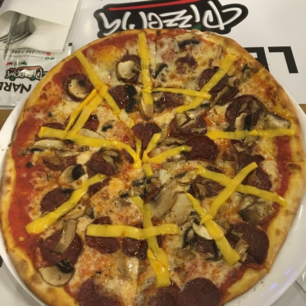 Photo taken at Leonardo İtalian Pizzeria by Hilal G. on 4/16/2017