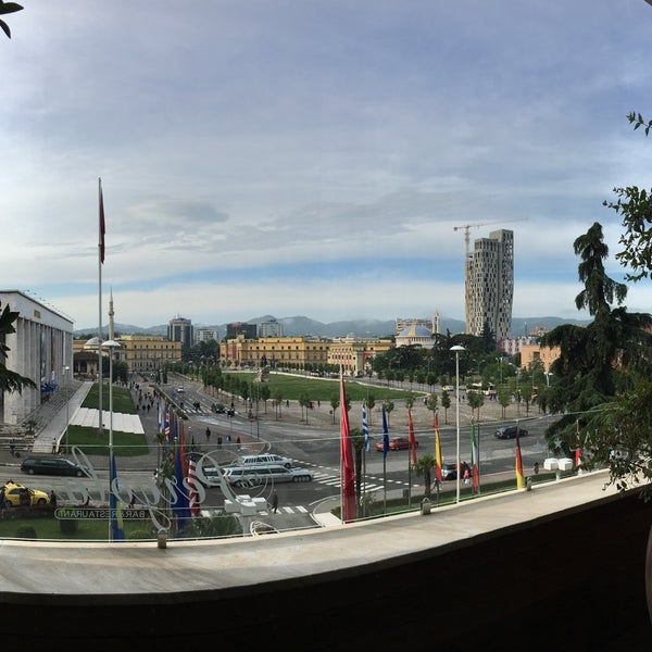 Das Foto wurde bei Tirana International Hotel &amp; Conference Centre von Egzon B. am 5/21/2016 aufgenommen
