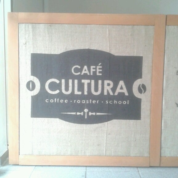 รูปภาพถ่ายที่ Café Cultura โดย David C. เมื่อ 6/17/2013