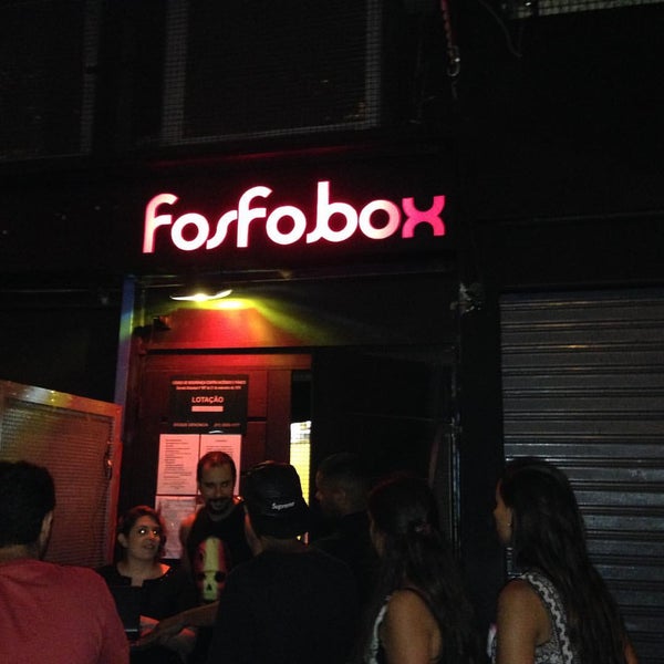 รูปภาพถ่ายที่ Fosfobox Bar Club โดย Bruno L. เมื่อ 3/3/2016