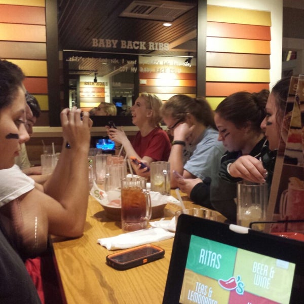 Photo taken at Chili&#39;s Grill &amp; Bar by Josh C. on 5/4/2014