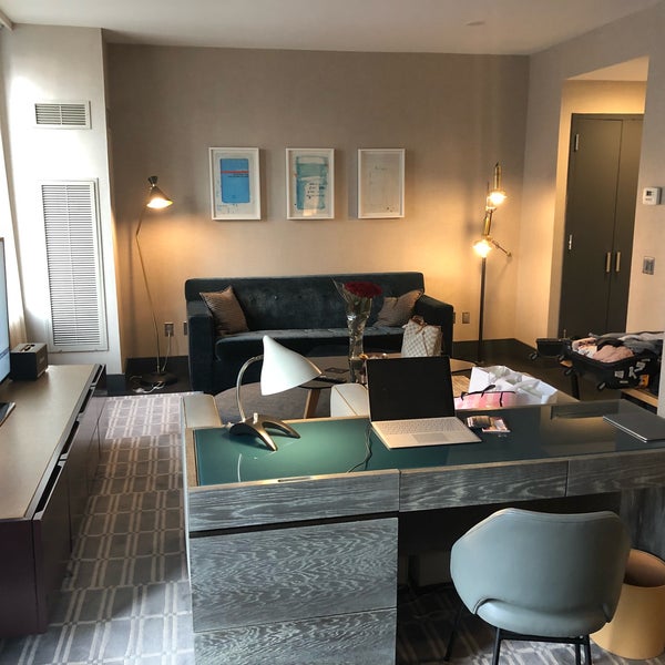 Das Foto wurde bei SIXTY SoHo Hotel von Alfonso F. am 8/21/2018 aufgenommen