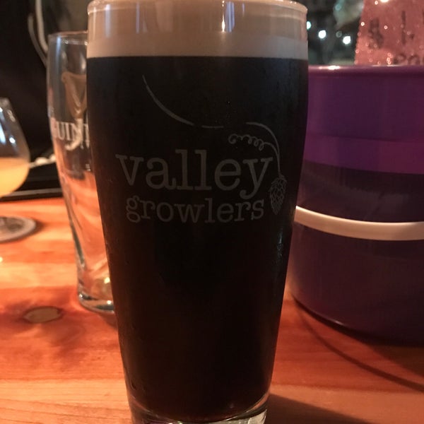 Photo taken at Valley Growlers by Rachel M. on 3/11/2018
