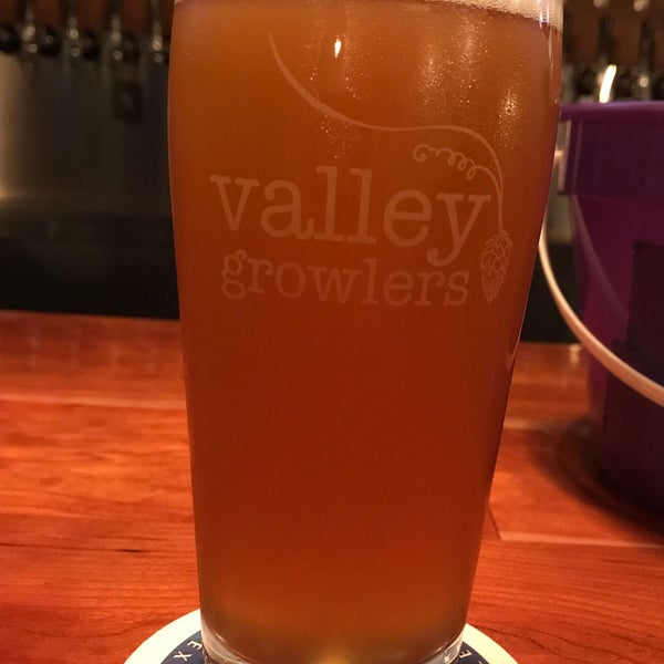 Photo taken at Valley Growlers by Rachel M. on 1/28/2018