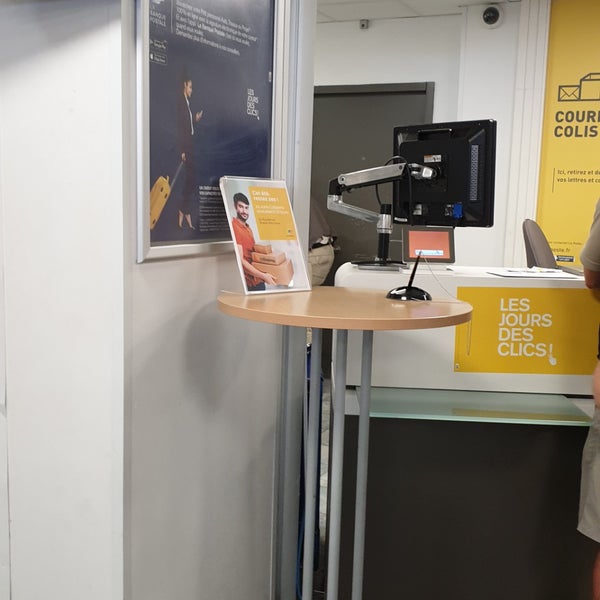 La Poste St Giniez Bureau De Poste A Marseille