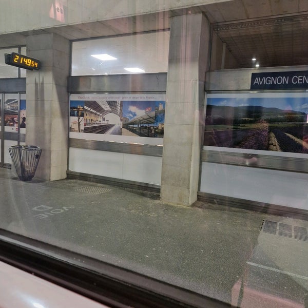 Photo taken at Gare SNCF d&#39;Avignon-Centre by Julien on 7/11/2022