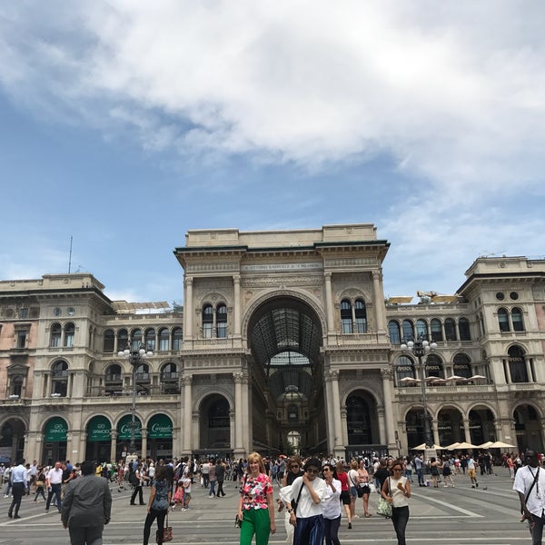 7/20/2017 tarihinde Christopher E.ziyaretçi tarafından Piazza del Duomo'de çekilen fotoğraf