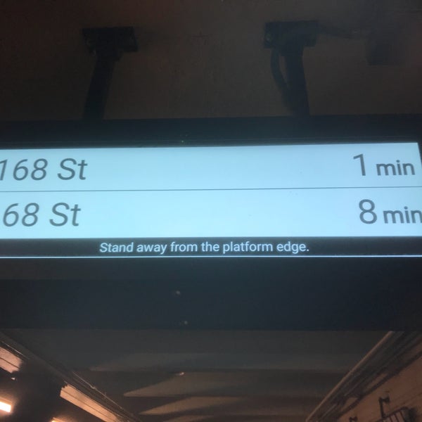 รูปภาพถ่ายที่ MTA Subway - 50th St (C/E) โดย Christopher E. เมื่อ 1/27/2018