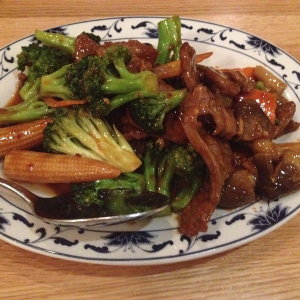 Снимок сделан в Cheng&#39;s Oriental Restaurant пользователем Tim H. 10/5/2013
