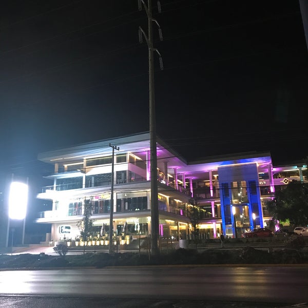 Plaza los Encinos 3 tips de 325 visitantes