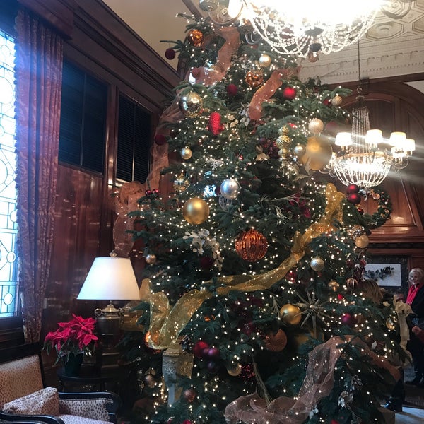 Photo taken at The Benson Portland, Curio Collection by Hilton by Jeri B. on 12/24/2019