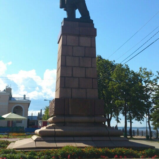 Памятник Ленину Венев